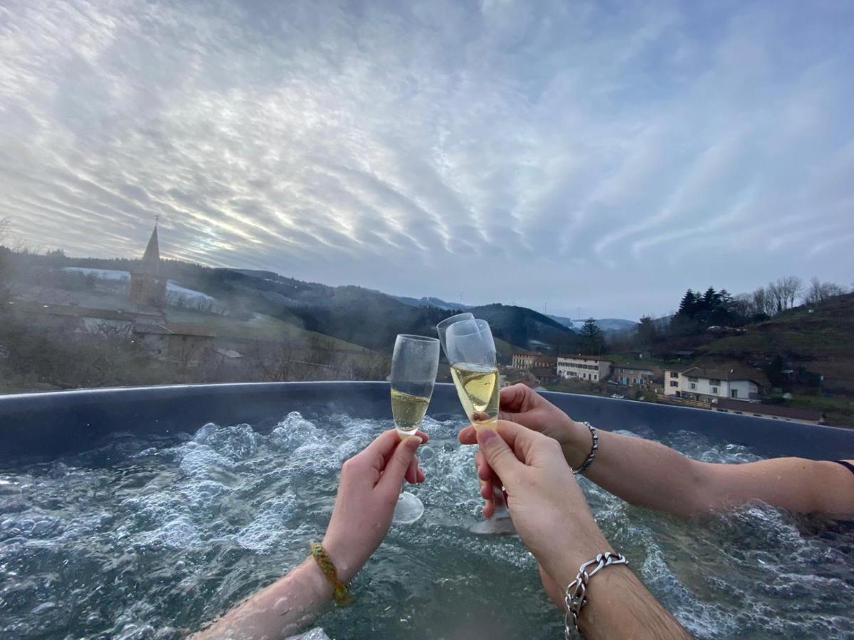 Domaine De La Rue De La Tour Bed & Breakfast Valsonne Dış mekan fotoğraf
