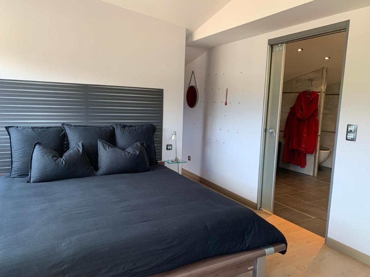 Domaine De La Rue De La Tour Bed & Breakfast Valsonne Dış mekan fotoğraf